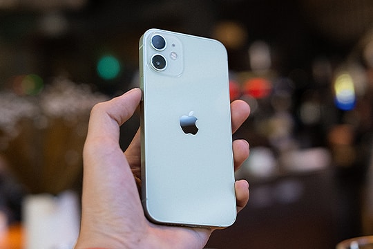 refurbed iPhone 12