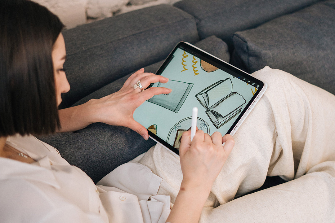 Apple Pencil: Compatible iPads - Photo by Tima Miroshnichenko via Pexels