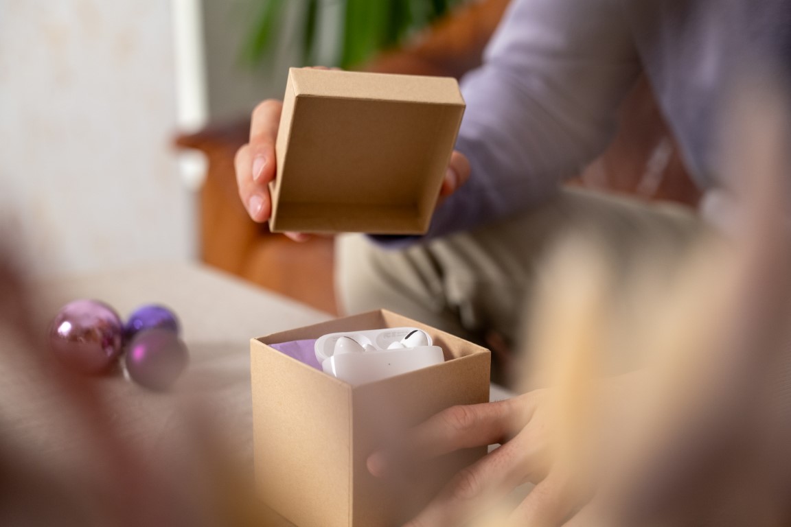 Idea regalo Natale 2023: AirPods refurbed