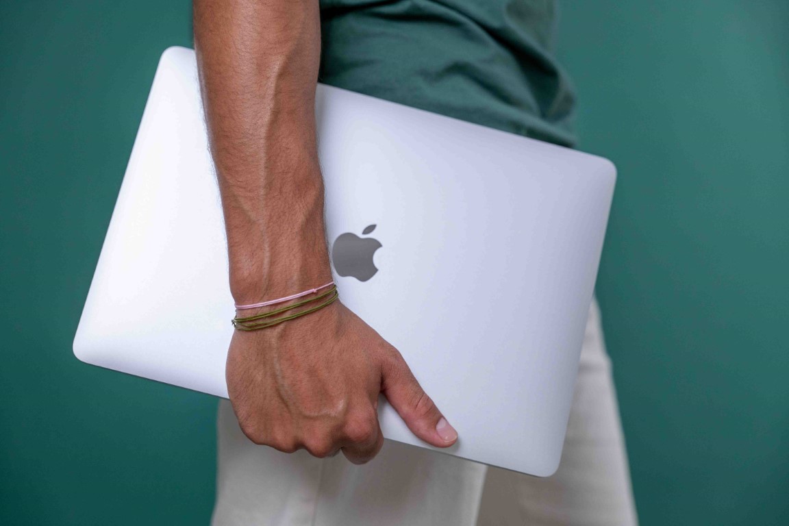 Warranteed refurbished MacBooks: they can also be purchased on refurbed in instalments.