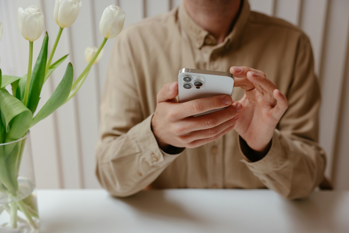 How to free up space on your iPhone in 3 simple steps. Photo credit: Cup of Couple via Pexels