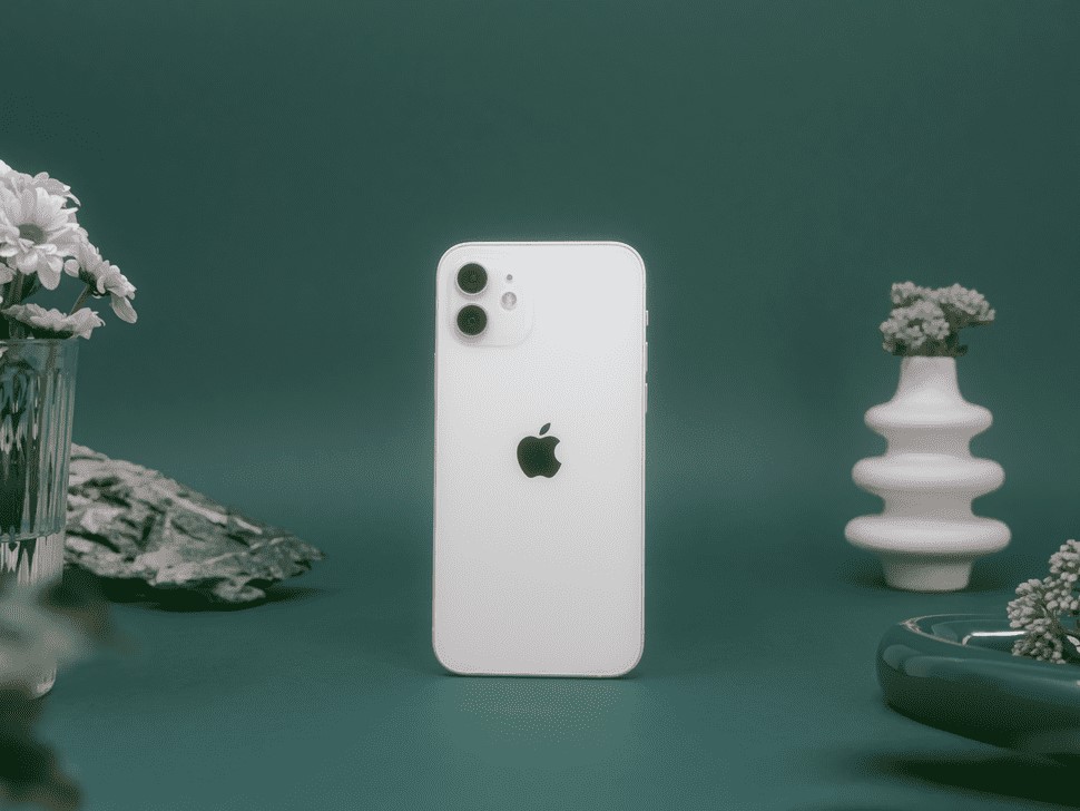 iPhone Apple con supporto scheda eSIM